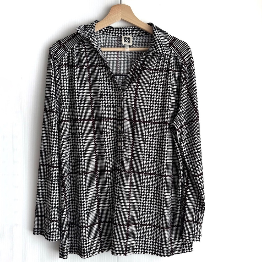 Anne Klein Black and White houndstooth Patterned Button Down Shirt